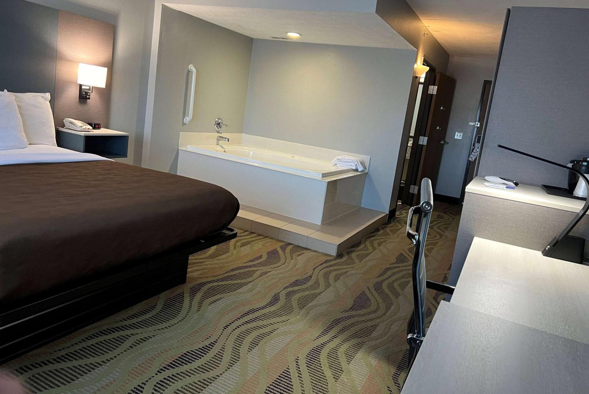 Americinn By Wyndham Republic Dış mekan fotoğraf